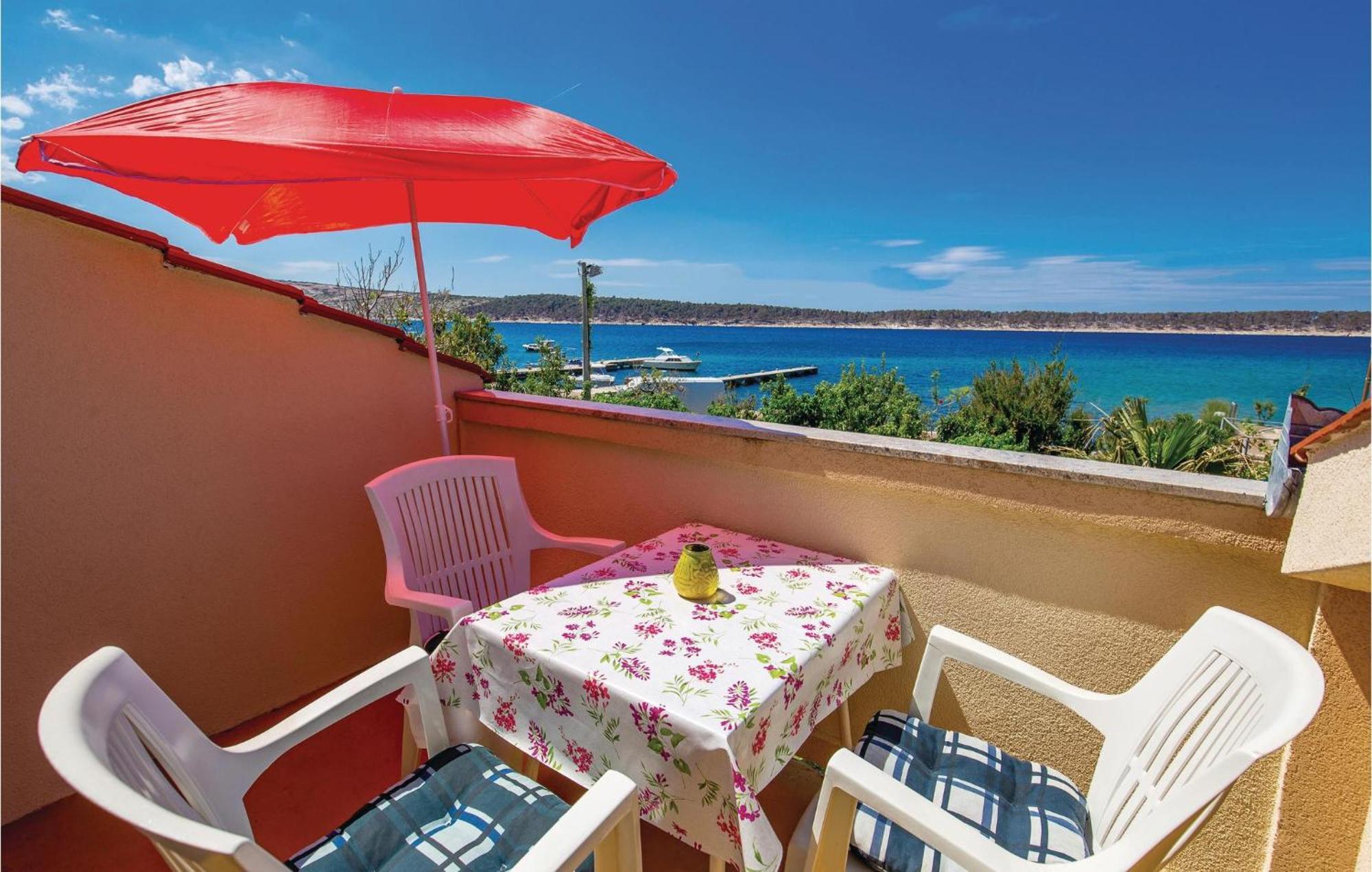 Nice Apartment In Rab With Kitchen Barbat na Rabu Bagian luar foto