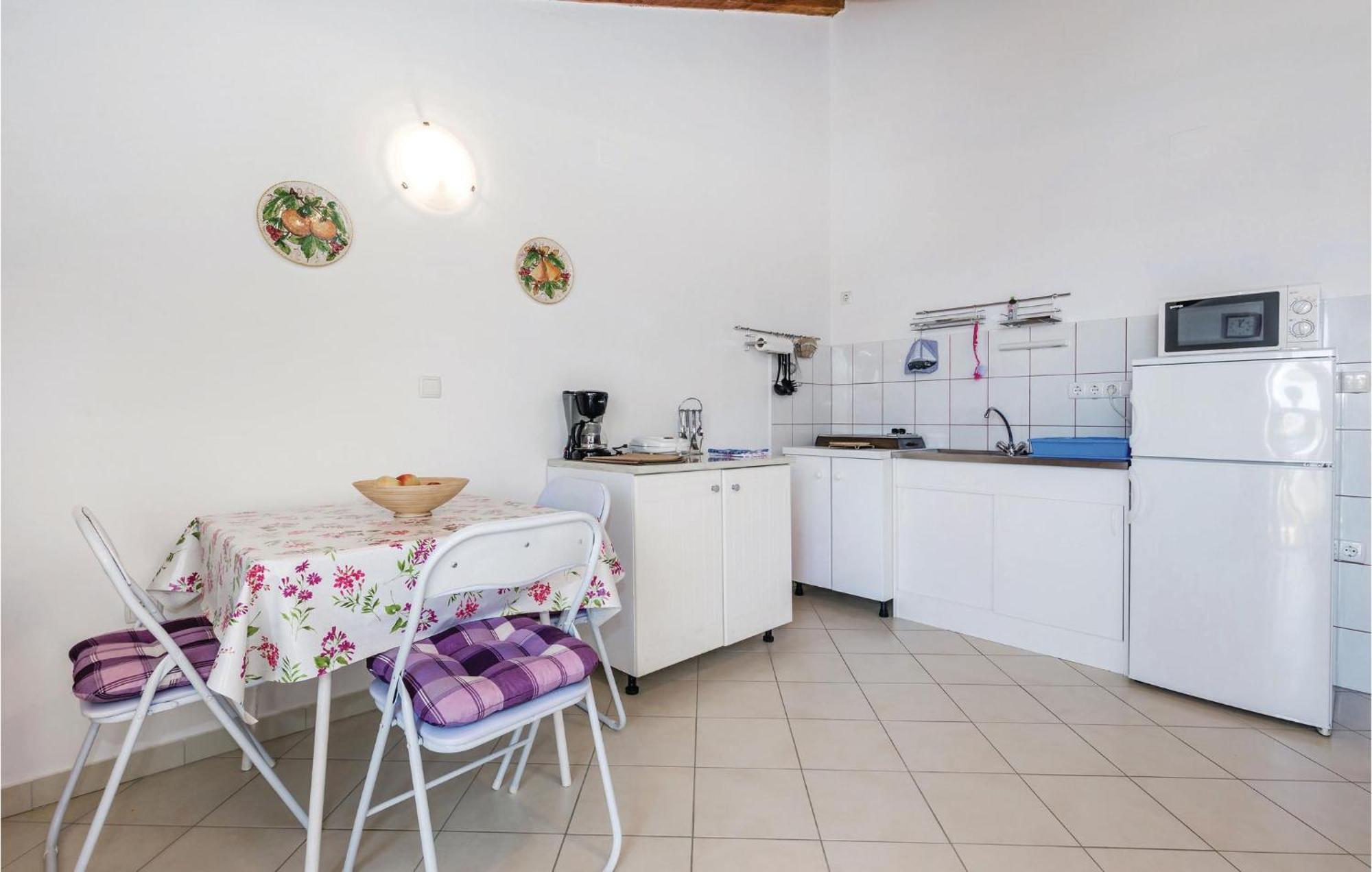 Nice Apartment In Rab With Kitchen Barbat na Rabu Bagian luar foto